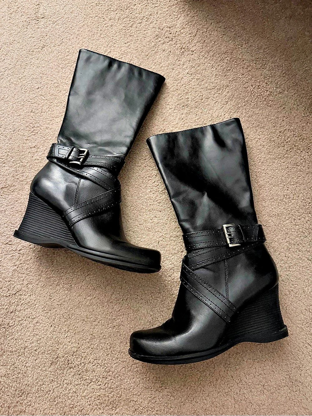 Size 10 Canyon River Black Wedge buckle Boots Like New